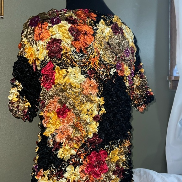 Vintage 1980s Popcorn/ Accordion Style Multi-Color Floral Blouse - Picture 4 of 4